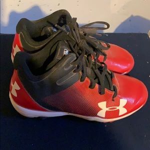 Kids baseball cleats.